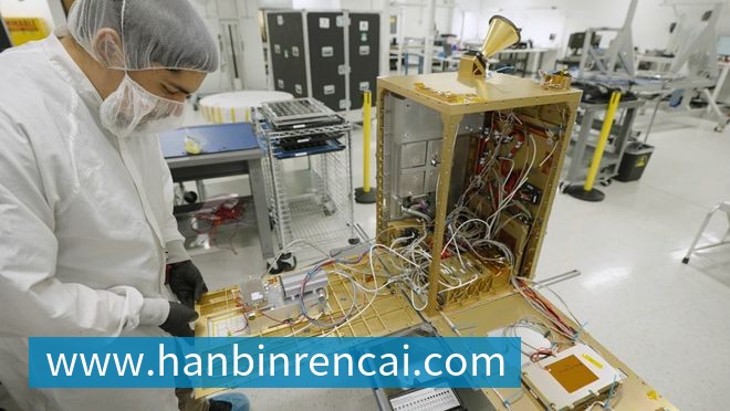 PG电子科技发展有限公司大模型上天、马斯克发射GPU?中国团队直接建「太空超算」(图5)
